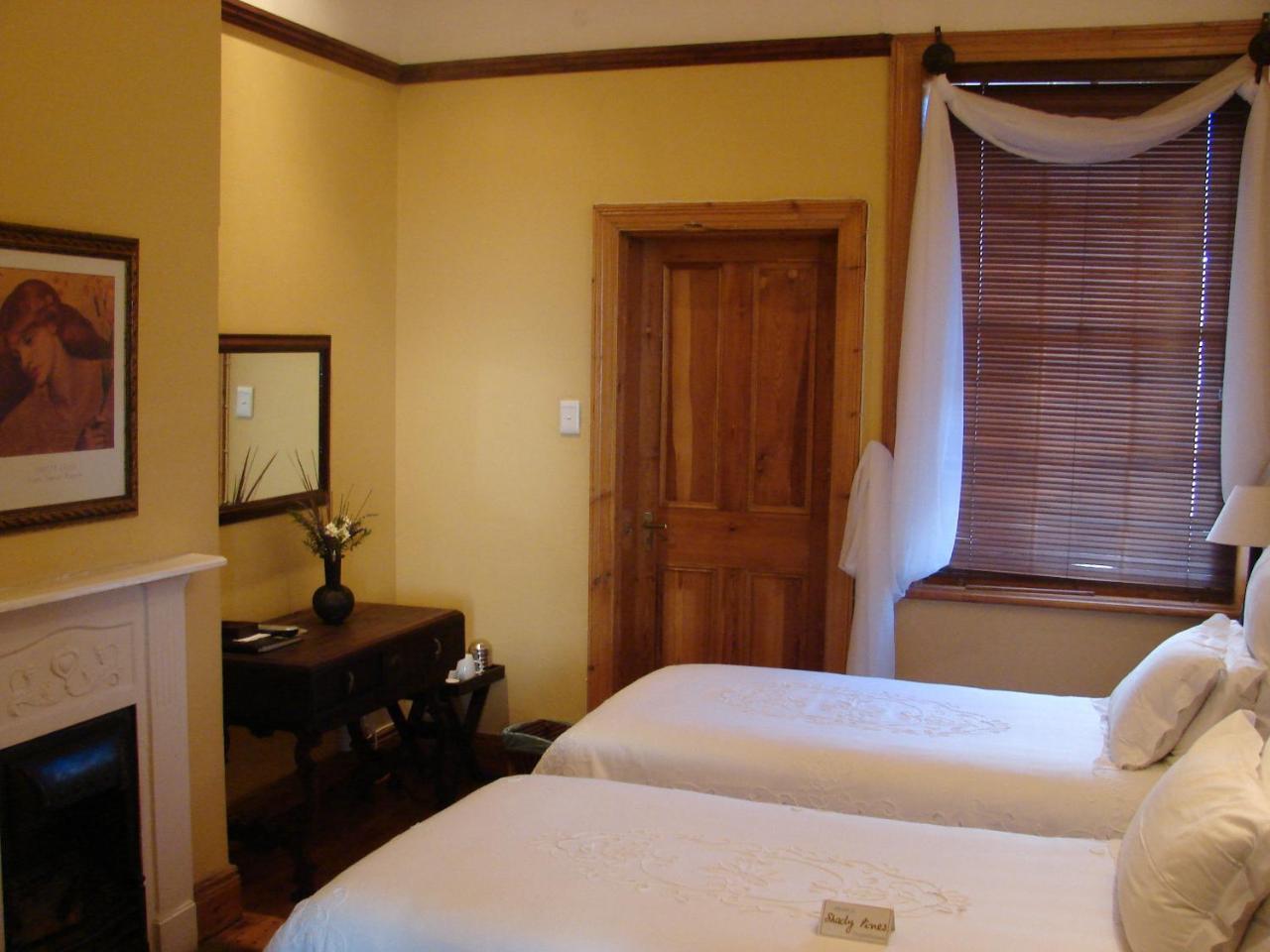 Shady Pines Guest House Harrismith Esterno foto